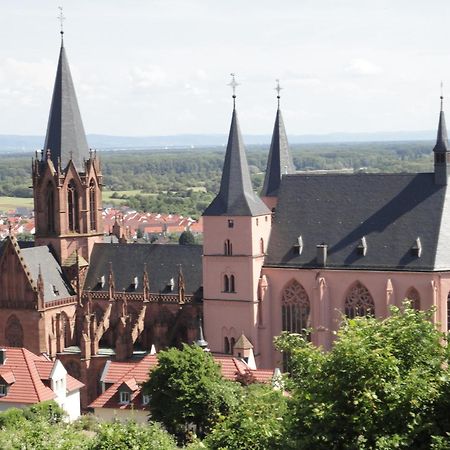Ferienwohnungen Uhrturm Опенхайм Екстериор снимка